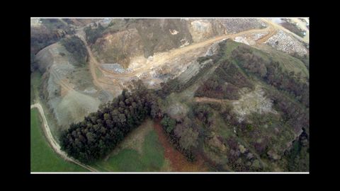 Mari�a Patrimonio y Adega denuncian que la cantera afecta al Cami�o de Santiago