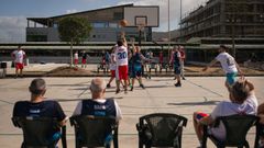 Una jugada de la jornada de clausura de la Master Senior League de Vilagarc�a celebrada en el parque de O Cavadelo.