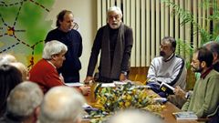 Miembros del IEV en una reuni�n en el a�o 2010