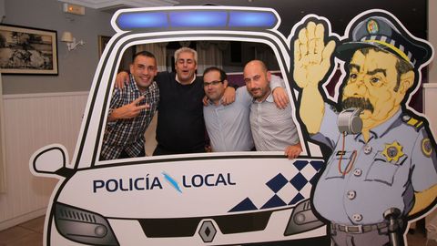 CENA JUBILACION DE ANTONIO TUBIO PI?EIRO JEFE DE LA POLICIA LOCAL DE RIANXO, MANEIRO, DESPUES DE 37 A?OS AL FRENTE EN EL PUESTO DE RIANXO