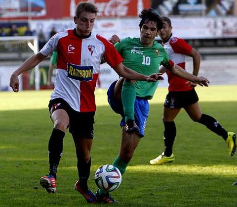 Yago P�rez es uno de los jugadores que llega al encuentro de esta tarde con molestias. 