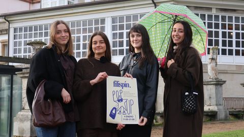 En la imagen, cuatro de las cinco dise�adoras que impulsan el primer Filisp�n Pop Up: de izquierda a derecha, Marta Corral, Ana de la Muela, Lola Gonz�lez y Yasmina Mart�nez