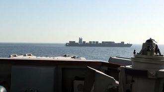 Momento del asalto del buque iran� por parte de la Armada estadounidense