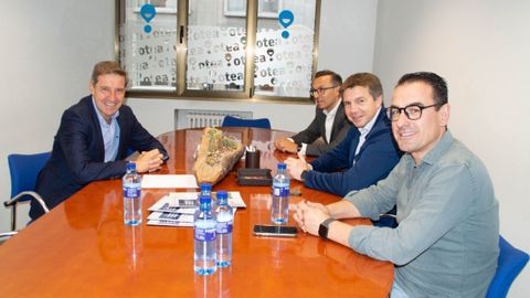 Carlos Fern�ndez Llaneza, Fernando Coral, Jose Luis �lvarez Almeida, Y David Gonz�lez Cod�n