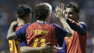 Varios jugadores de la selecci�n espa�ola celebran un gol en el amistoso contra Per�