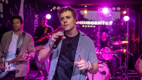 Indiegentes act�a en La Room.