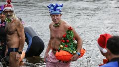 Los participantes hacen gala de esp�ritu navide�o y buen humor