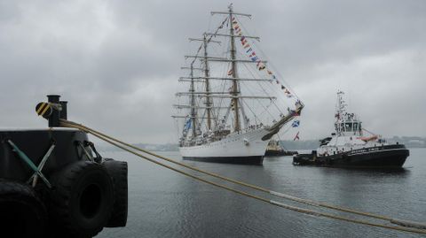 Ferrol recibe a la fragata Libertad