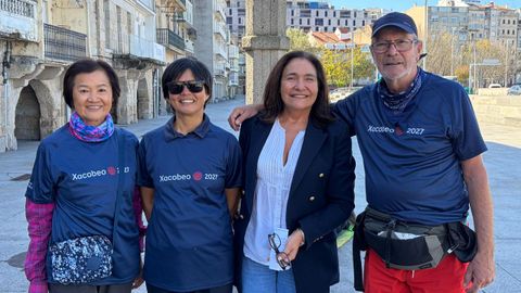 La delegada de la Xunta, Ana Ortiz, con peregrinos en Vigo<br />�<br />�<br />�<br />