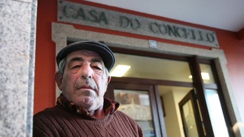 Quint�ns, en una imagen frente al Concello realizada en el a�o 2007