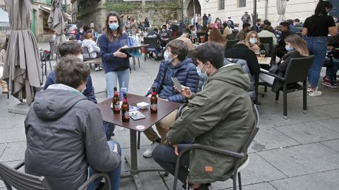 Terrazas llenas en la zona vieja de Pontevedra