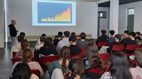 Un momento de la intervenci�n del investigador Armand Hern�ndez 