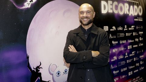 El director de cine, Alberto V&aacute;zquez, en el preestreno de su &uacute;ltima pel&iacute;cula, &laquo;Decorado&raquo;