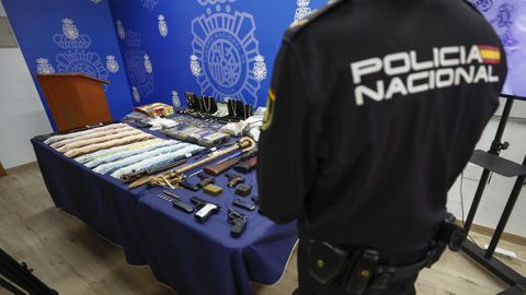 Material incautado en la operaci�n policial realizada en la Ca�ada Real, en Madrid