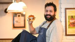 La hamburguesa de Argentinos, la mejor de Espa�a este 2024, se podr� degustar junto a la ensaladilla rusa del Pamp�n, tambi�n elegida como la mejor del pa�s este a�o, en una sesi�n verm� en la sala Capitol.