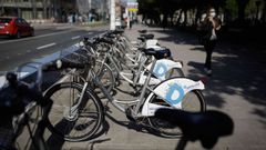 Imagen de una base de BiciCoru�a, con bicicletas del servicio municipal coru��s