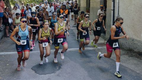 Edicin 2025 del triatln de Allariz, que tuvo que ser duatln por la suspensin de pruebas acuticas y nuticas debido a los incendios forestales.
