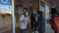 Los ni�os de entre 5 y 11 a�os est�n siendo vacunados durante las vacaciones de Navidad. En la imagen, el centro de vacunaci�n masiva de Ourense (Expourense) recibe a los ni�os de forma l�dica