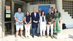 Imagen de la visita del conselleiro de Sanidade al centro de salud de Cambados.