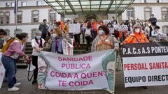 La concentraci�n de personal de los PAC del �rea sanitaria de Pontevedra y O Saln�s tuvo lugar este lunes en el Provincial