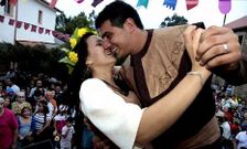 El Concello de Cabana busca �sustitutos� para Noelia Varela y Luis Fern�ndez.