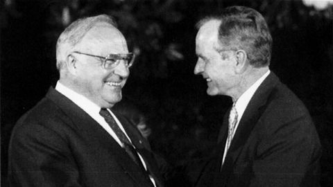 Con George Bush en el 1990.