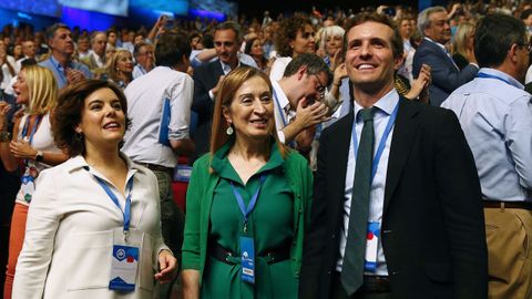 Los candidatos a presidir el Partido Popular, Soraya Senz de Santamara y Pablo Casado, y a la presidenta del Congreso de los Diputados, Ana Pastor, al inicio de la celebracin del Congreso Nacional del Partido Popular