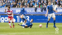 Javi Hern�ndez, en el suelo, junto a Carlos Hern�ndez y Rodri (Granada)