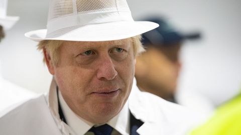 Boris Johnson durante una visita a una granja de la regi�n de Aberdeenshire (Escocia)