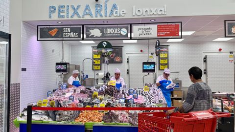 En la secci�n de pescader�a del Autoservicios Familia de Meis reinan actualmente la xouba, la sardina, el bonito o la anchoa.