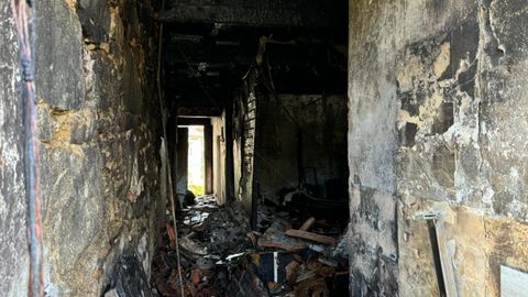 Interior de la casa, completamente calcinada tras el fuego