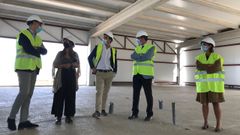 visita de Francisco Conde a Rozas, con os dos primeros hangares ya empezados a construir, los de Babcook e Indra