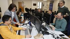 Parte del equipo de Seresco en la sede de la firma en Vigo