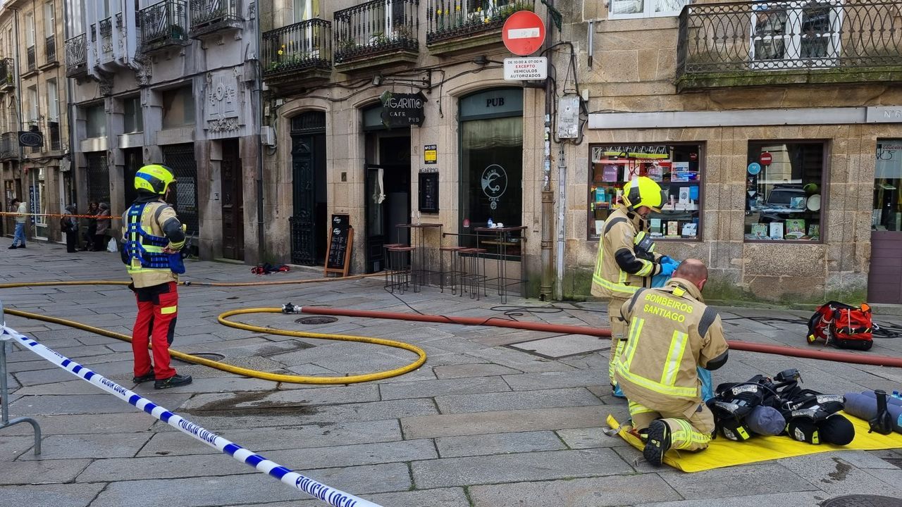 Un incendio destroza por completo la cocina de un bar en Santiago y ...