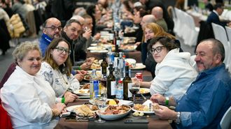 Este a&ntilde;o, por primera vez, el Lal&iacute;n Arena se convirti&oacute; en comedor en el que sirvi&oacute; cocido.
