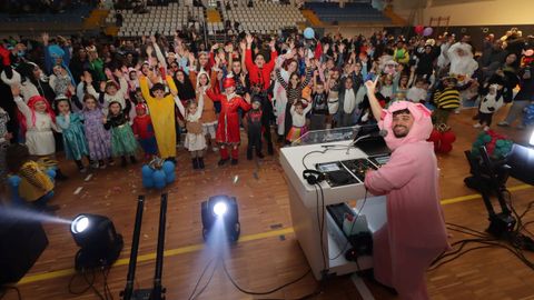 FESTIVAL DE DISFRACES EN EL PABELLON DE A CACHADA