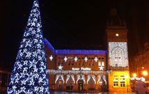 En el 2013 un �rbol de Navidad de 11 metros de altura presidi� la Praza do Concello. 