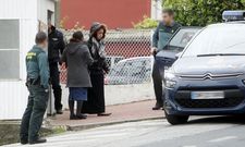 La patrulla interrog� a dos mujeres en Bamio por si ten�an alguna relaci�n con las joyas. 