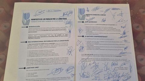 Manifiesto de los pueblos por la longevidad que ya firmaron medio centenar de representantes de concellos, entidades y colectivos sociales e instituciones públicas