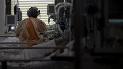 Uci covid del Hospital Ram�n y Cajar en Madrid