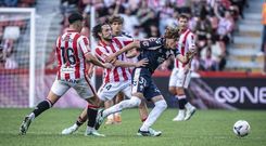 El juvenil David Sueiro, durante su debut con el Celta Fortuna en Segunda frente al Sporting.