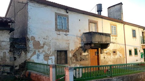 cambre.La casa rectoral de Pravio, en estado de abandono, es una de las que podr�a pasar a manos del Concello de Cambre