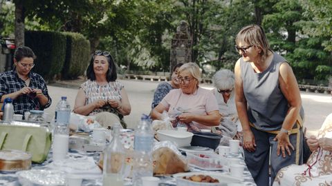 El d�a de tejer en p�blico se celebr� por tercer a�o en Allariz.