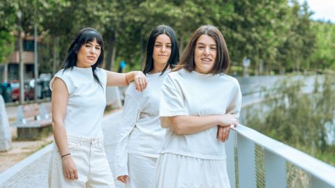 O tr�o galego Tanxugueiras, formado por A�da Tarr�o e as irm�s Sabela e Olaia Maneiro