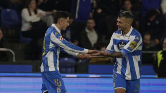 Yeremay y Stoichkov, celebrando un gol en Riazor.