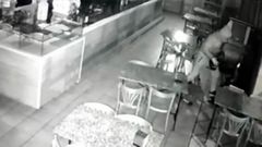 Violento robo en una cafeter�a de A Coru�a