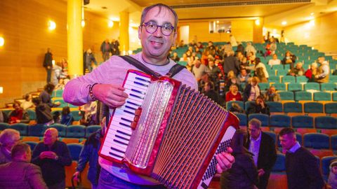 As� foi a festa da regueifa de Carballo, imaxe a imaxe, rima a rima