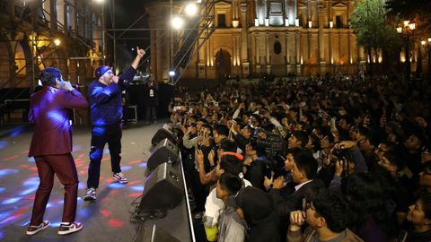 Exhibicin de rap en la Plaza de Armas de Arequipa (Per)