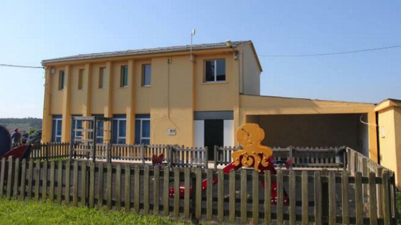 Cierra la escuela infantil de Castromil, en Vimianzo