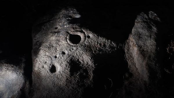Aspecto de los grabados de Pedra Moscalleira, en Laxe.